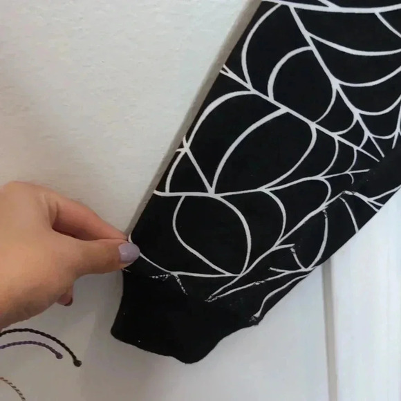 Grayson Thread Women's Spider Web Sweater - Picture 7 of 10